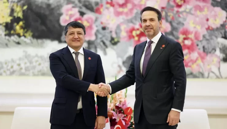 Bakan Bayraktar Çin’de Görüştü