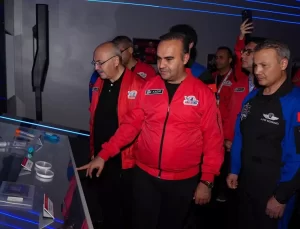Bakan Kacır’dan Gençlere Uzay Vizyonu