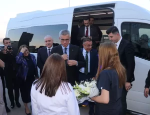 Bakan Memişoğlu Gaziantep Şehir Hastanesi’ni Ziyaret Etti
