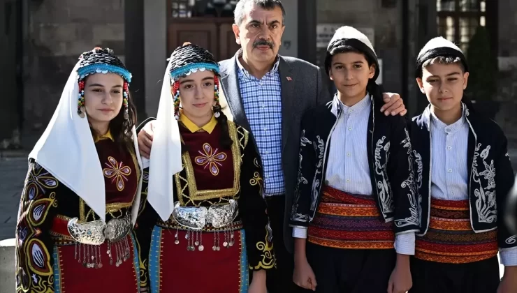 Bakan Tekin Kayseri’de Eğitime Destek Verdi