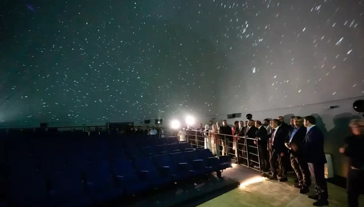 Bakan Tekin, Türkiye’nin en büyük lise kampüsünde incelemelerde bulundu Açıklaması