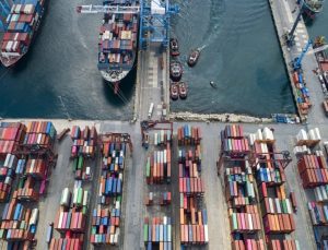 Bakan Uraloğlu: Türk limanlarından elleçlenen yük ve konteyner miktarı yükseldi
