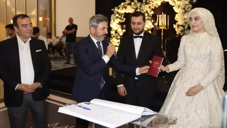 Bakan Yardımcısı Aydın Düğünde Şahitlik Yaptı