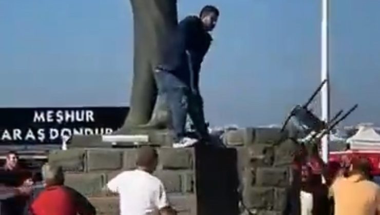 Balıkesir’de Atatürk heykeline saldırı: Çevrede bulunanlar etkisiz hale getirdi