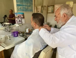 Berber Dede 76 Yıldır Aynı Mesleği Yapıyor