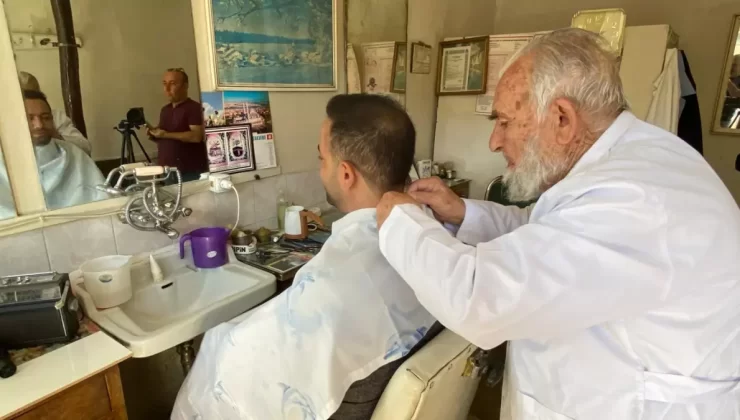 Berber Dede 76 Yıldır Aynı Mesleği Yapıyor