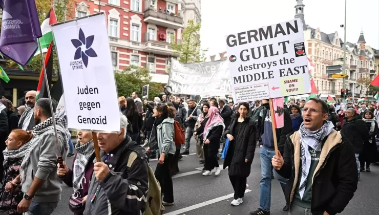 Berlin’de Filistin’e Destek Yürüyüşü