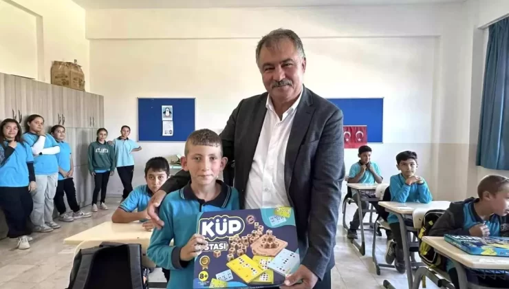 Beyağaçlı Öğrencilere Fatih Erbakan’dan Hediye
