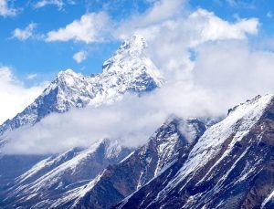 Bilim insanları araştırdı: Everest Dağı her yıl uzuyor