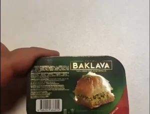 Bir dilim baklavaya verdiği para, ağızları açık bıraktı