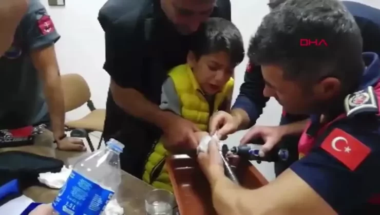 Bisiklete sıkışan çocuğun parmağı itfaiye tarafından kurtarıldı