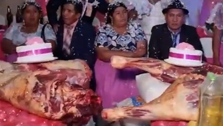 Bolivya’da düğünde takılanlar ilgi çekti