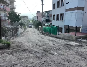 Bornova Belediyesi’nden Kızılay Mahallesi’ne Asfalt Yatırımı