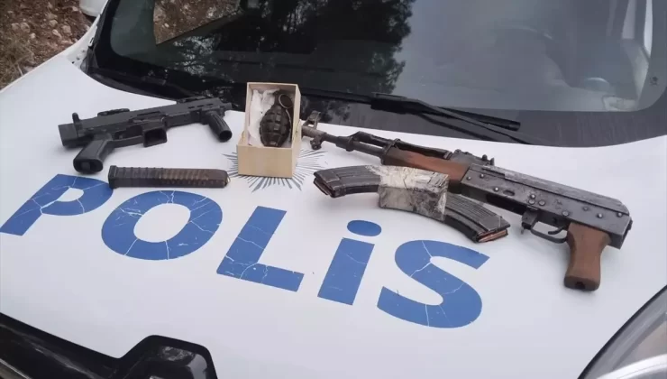 Buca’da Silah ve El Bombası Ele Geçirildi