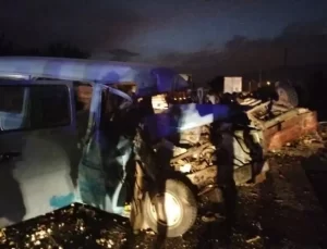 Buharkent’te Minibüs-Traktör Kazası: 1 Ölü, 3 Yaralı