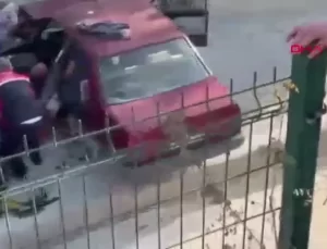 Burdur’da Otomobil Çaya Düştü