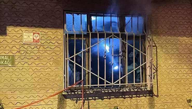 Bursa’da Ev Yangını, Felçli Hasta Hastaneye Kaldırıldı