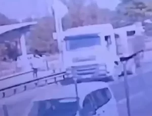 Bursa’da TIR Çarpan Kadın Hayatını Kaybetti