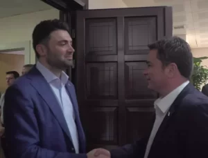 Bursaspor’a Destek Ziyareti: Osmangazi Belediye Başkanı Aydın Bursaspor Yönetimini Ağırladı