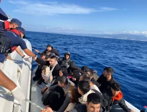 Çeşme ve Dikili’de 148 Kaçak Göçmen Kurtarıldı