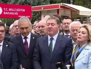 CHP Heyeti TBMM’den MEB Önüne Yürüdü.