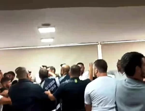 CHP Kongresinde Kavga Ortalığı Karıştırdı