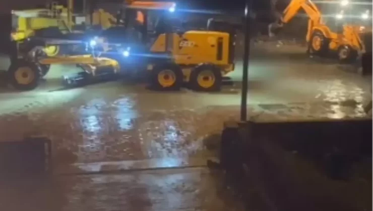 Cide’de Fırtına ve Dalgalar Zarar Verdi