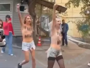 Çırılçıplak büyükelçiliğin önüne gelip İran’ı protesto ettiler