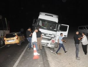 Cizre’de Tır ve Hafif Ticari Araç Çarpıştı