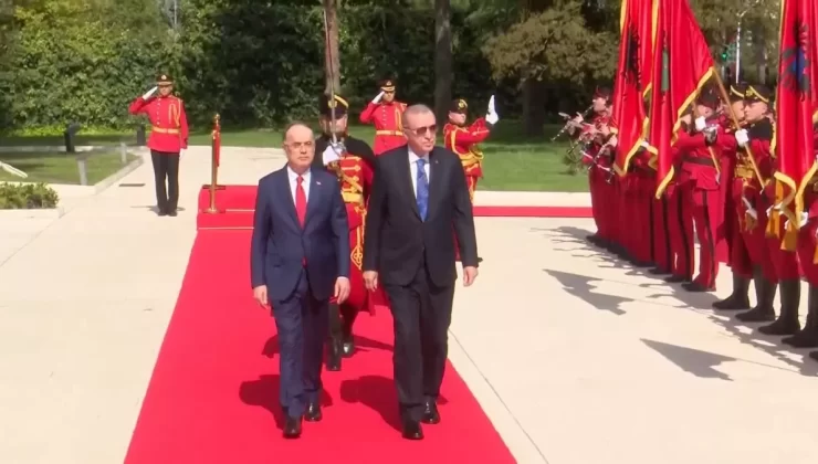 Cumhurbaşkanı Erdoğan Arnavutluk’ta – (Ek görüntü)