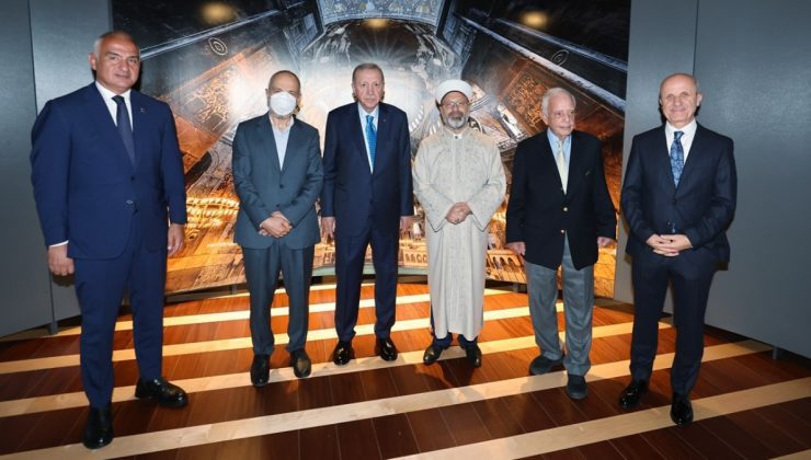 Cumhurbaşkanı Erdoğan, ‘Ayasofya Fotoğrafları’ sergisini ziyaret etti