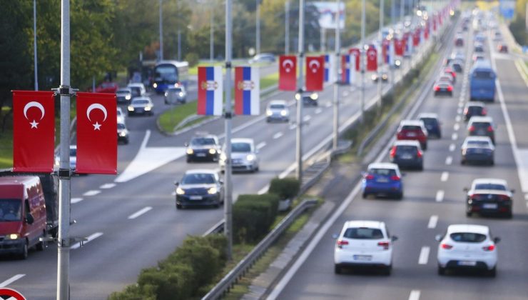 Cumhurbaşkanı Erdoğan Belgrad’ta: Sokaklar Türk bayrağıyla donatıldı
