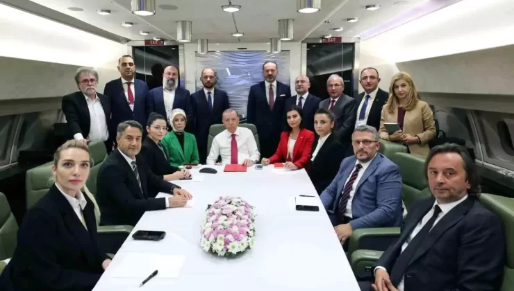 Cumhurbaşkanı Erdoğan: “Genel başkan yardımcılarında bazı değişiklikler olabileceği gibi aynı şekilde kabinede de duruma göre değerlendirmelerimizi…