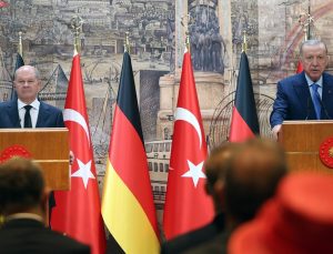 Cumhurbaşkanı Erdoğan’dan Olaf Scholz’a ayar: F-35’lerle iyi vurdunuz mu diyelim