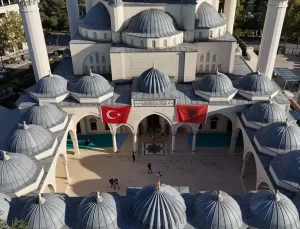 Cumhurbaşkanı Erdoğan’ın açtığı Namazgah Camisi, Arnavutluk Müslümanlarının yüzyıllık hayalini gerçekleştirdi