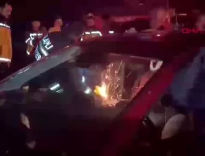 Demir Yığınına Çarpan Araçta Yaralanma