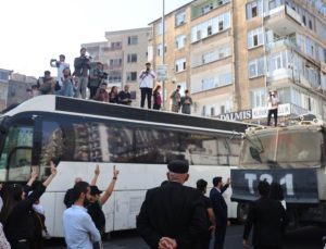 Diyarbakır’da terör propagandası yapan 15 kişi gözaltına alındı