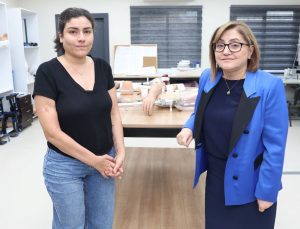 Dolandırılan depremzede kadına yeni protez