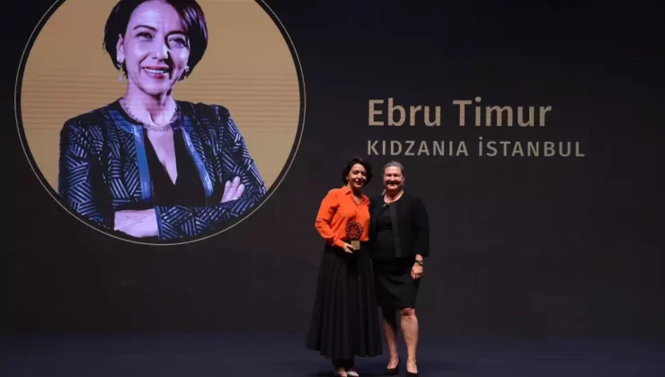 Ebru Timur Yılın Lideri Seçildi