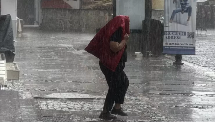 Edirne’de Sağanak Yağış Etkili Oldu