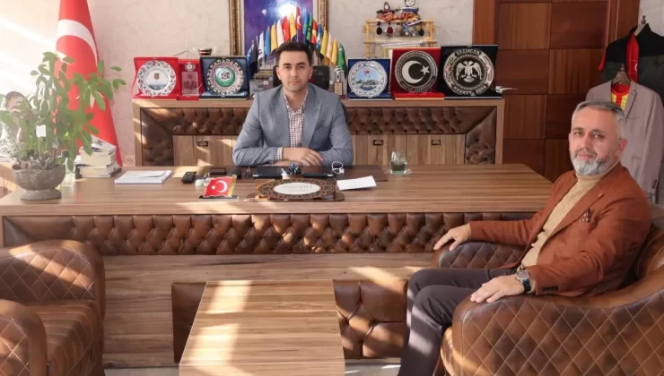 Emekli Maaşını Bağışladı