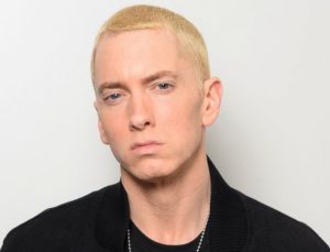 Eminem dede olacağını yeni şarkısıyla duyurdu