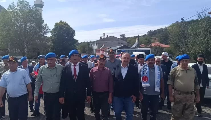 Erciyes Mavi Kartallar Derneği, Şehit Sedat Çakır’ın Kabrini Ziyaret Etti