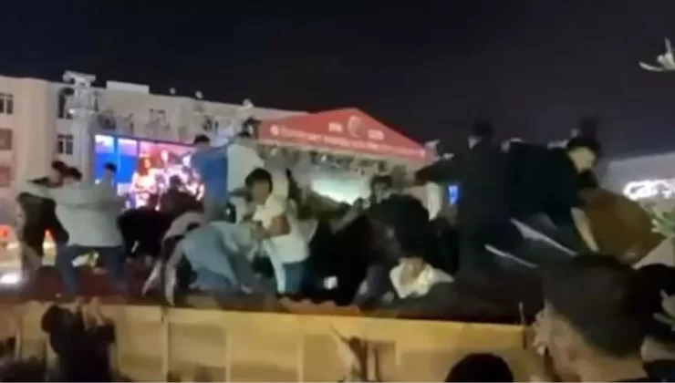Esenyurt’ta Konser Stantı Çöktü