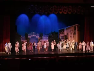 Eskişehir’de ‘Lüküs Hayat Müzikali’ Prömiyeri Yapıldı