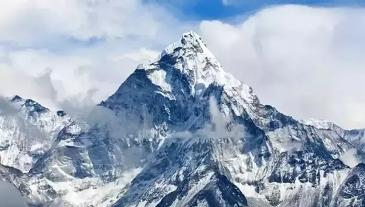 Everest’te Kayıp Dağcıya Ait Bot Bulundu