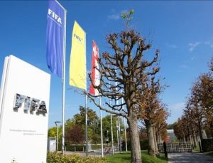 FIFA, İsrail’in futboldan men edilmesine yönelik başvuruyu yine erteledi