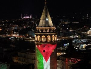 Galata Kulesi’ne Filistin Bayrağı yansıtıldı