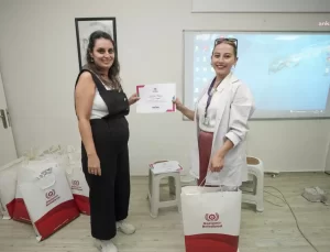 Gaziemir Belediyesi’nden Gebe Okulu Sertifika Töreni
