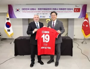 Gimhae’de Hitit Sergisi Açılışı ve Çorum FK Forması Hediye Töreni
